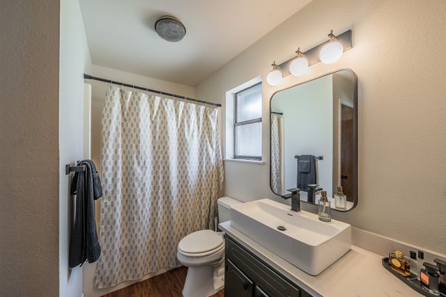 302 W Hale Avenue, Decatur, TX 76234