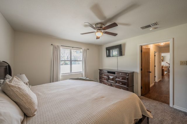 302 W Hale Avenue, Decatur, TX 76234