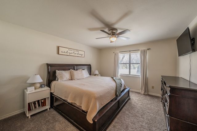 302 W Hale Avenue, Decatur, TX 76234