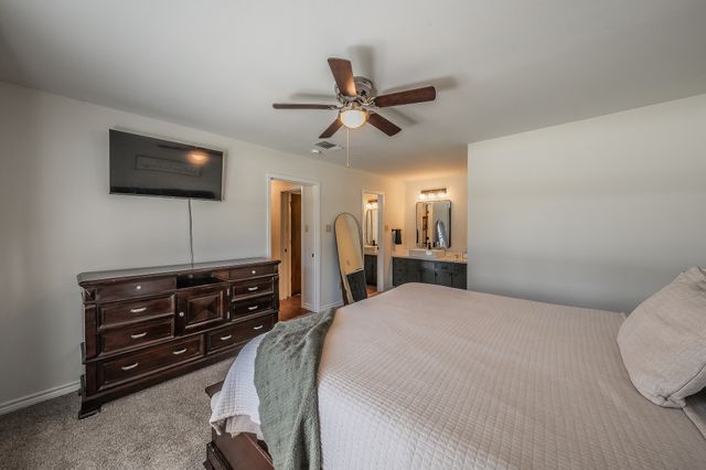 302 W Hale Avenue, Decatur, TX 76234