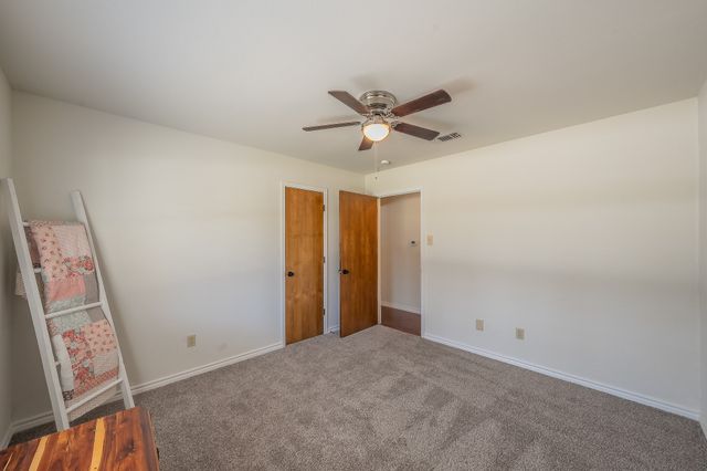 302 W Hale Avenue, Decatur, TX 76234