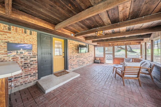 302 W Hale Avenue, Decatur, TX 76234