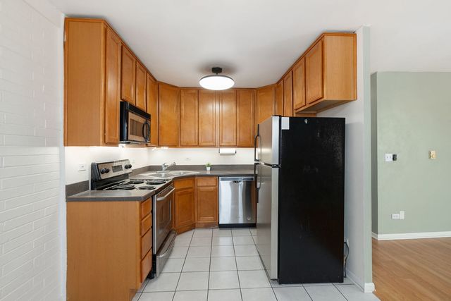 7428 Washington Street 602, Forest Park, IL 60130