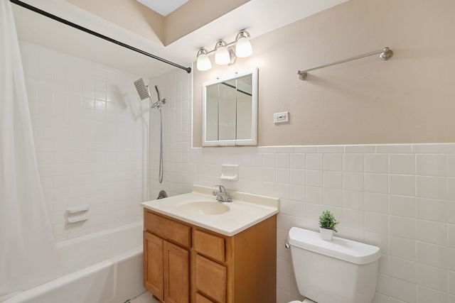 7428 Washington Street 602, Forest Park, IL 60130