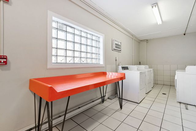 7428 Washington Street 602, Forest Park, IL 60130