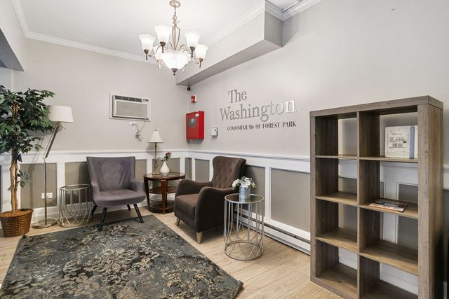 7428 Washington Street 602, Forest Park, IL 60130