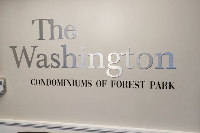 7428 Washington Street 602, Forest Park, IL 60130