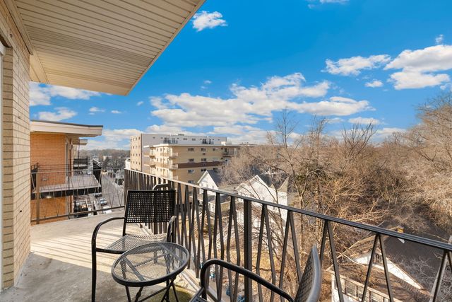 7428 Washington Street 602, Forest Park, IL 60130