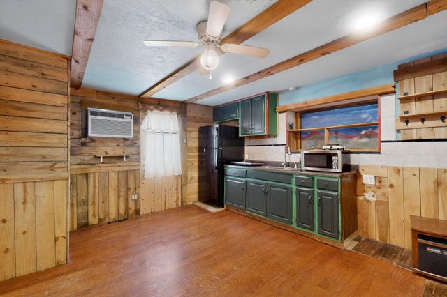 27 El Cid Loop, Los Lunas, NM 87031