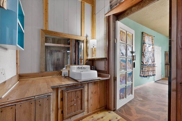 27 El Cid Loop, Los Lunas, NM 87031