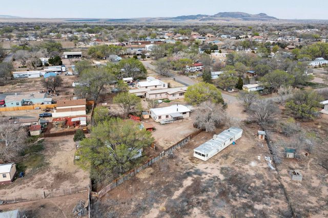 27 El Cid Loop, Los Lunas, NM 87031