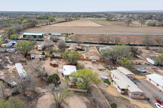 27 El Cid Loop, Los Lunas, NM 87031