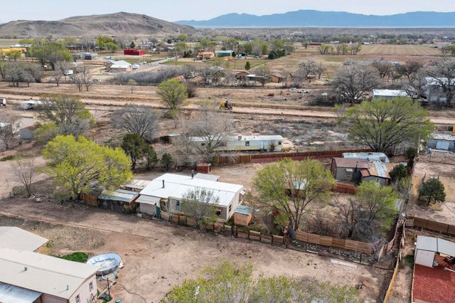 27 El Cid Loop, Los Lunas, NM 87031