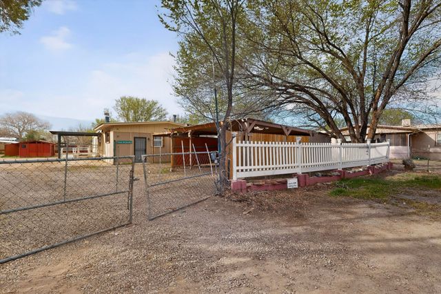 27 El Cid Loop, Los Lunas, NM 87031