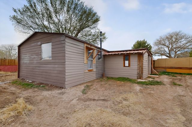 27 El Cid Loop, Los Lunas, NM 87031