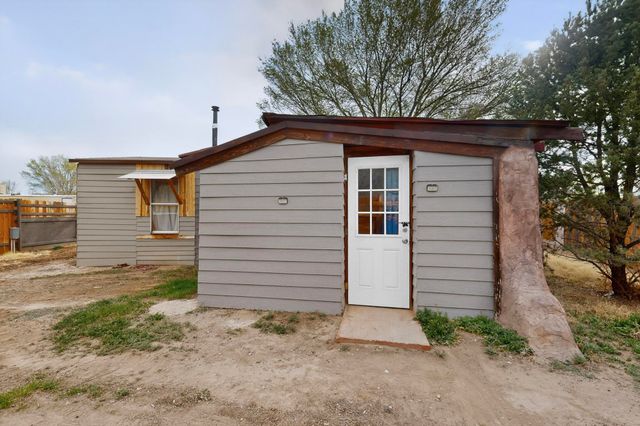 27 El Cid Loop, Los Lunas, NM 87031