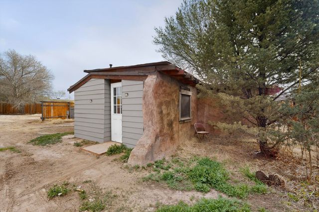 27 El Cid Loop, Los Lunas, NM 87031