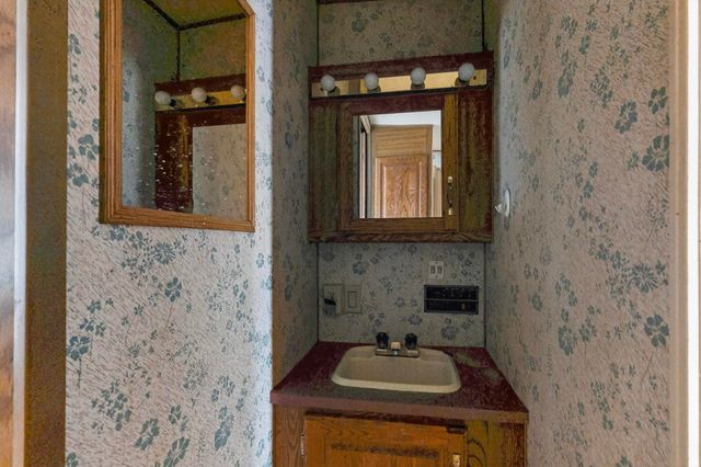 27 El Cid Loop, Los Lunas, NM 87031