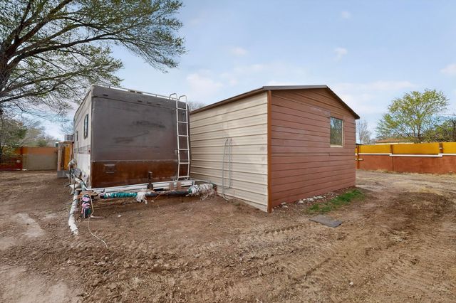 27 El Cid Loop, Los Lunas, NM 87031