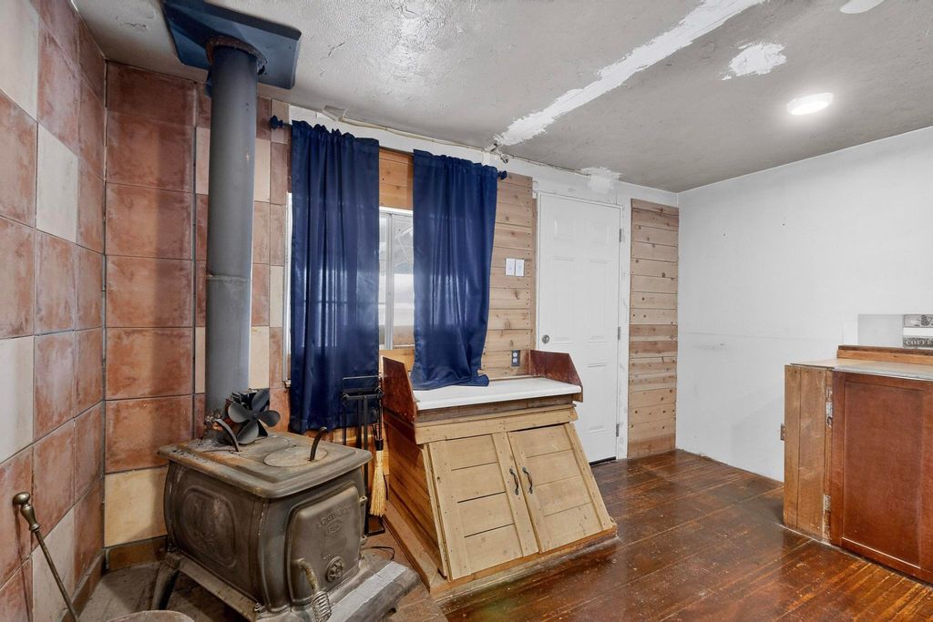 Image 12 of property listing at 27 El Cid Loop, Los Lunas, NM 87031