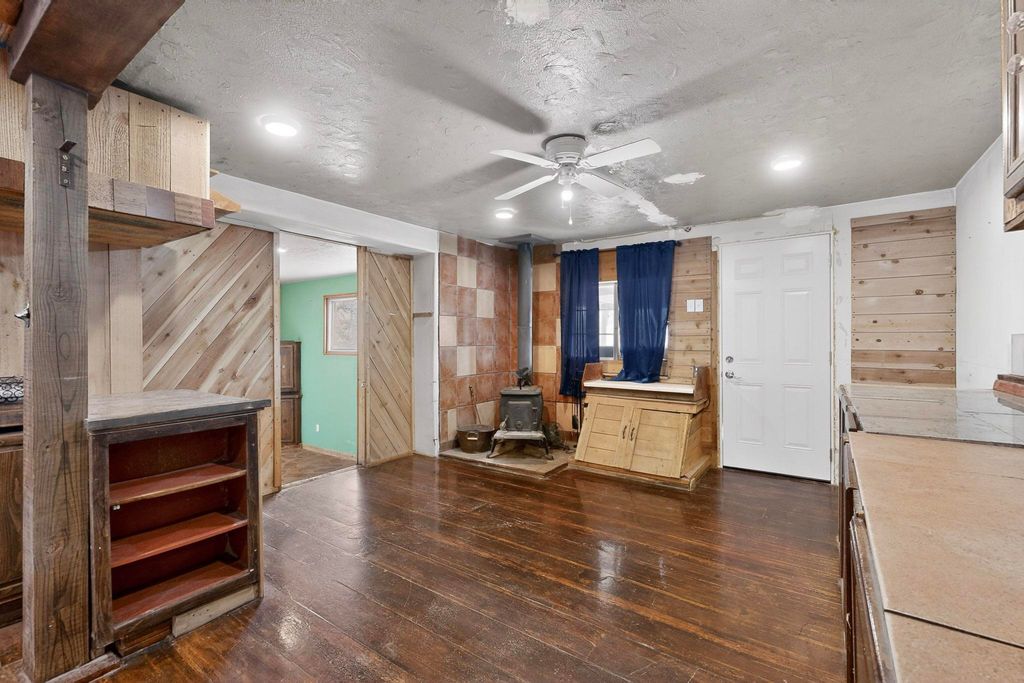 Image 13 of property listing at 27 El Cid Loop, Los Lunas, NM 87031