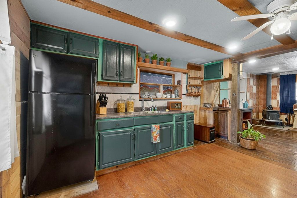 Image 16 of property listing at 27 El Cid Loop, Los Lunas, NM 87031