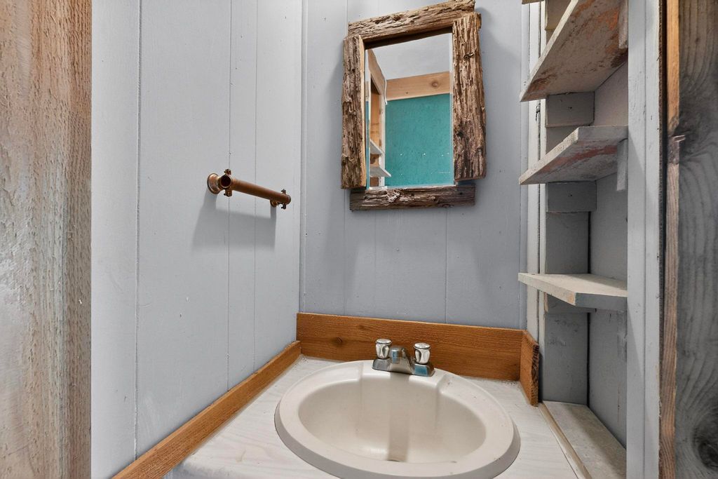 Image 21 of property listing at 27 El Cid Loop, Los Lunas, NM 87031