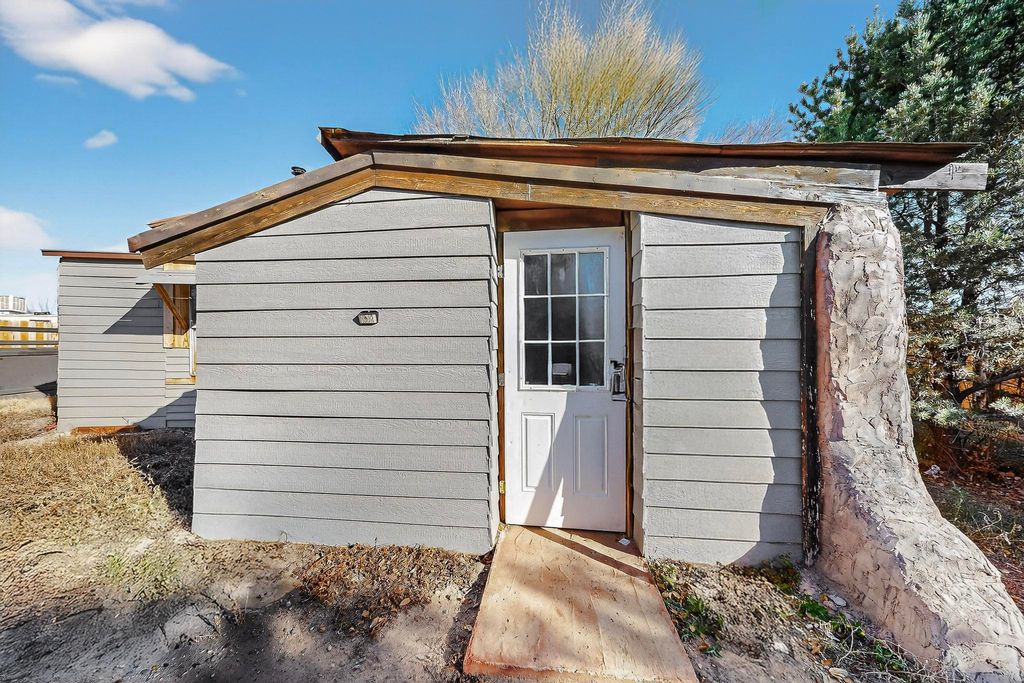 Image 34 of property listing at 27 El Cid Loop, Los Lunas, NM 87031