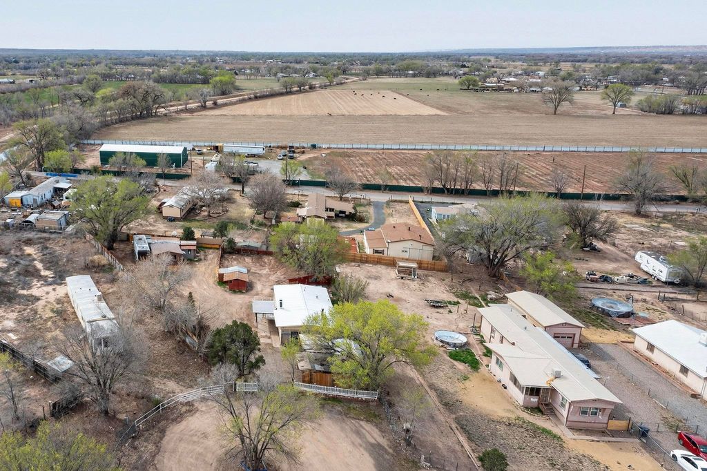 Image 40 of property listing at 27 El Cid Loop, Los Lunas, NM 87031