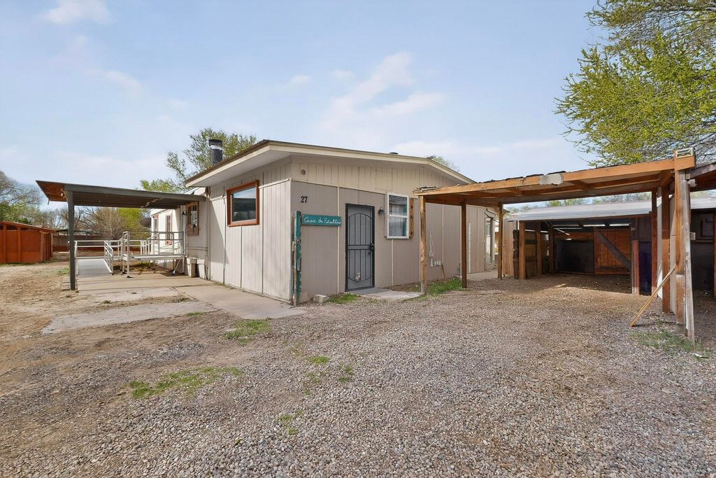 Image 45 of property listing at 27 El Cid Loop, Los Lunas, NM 87031