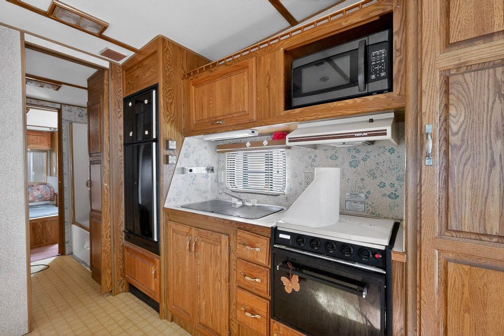 Image 65 of property listing at 27 El Cid Loop, Los Lunas, NM 87031