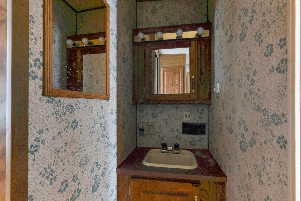 Image 70 of property listing at 27 El Cid Loop, Los Lunas, NM 87031