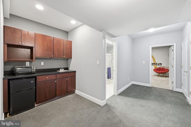 41 GALLOPING HILL RD, Cherry Hill, NJ 08003