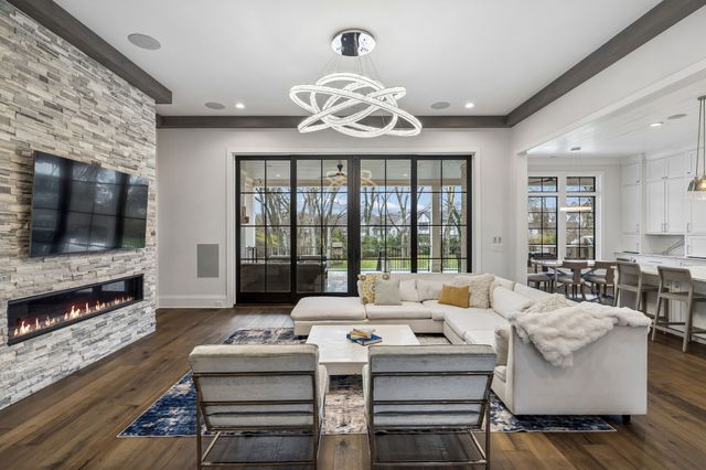 1617 Graybar Ln, Nashville, TN 37215