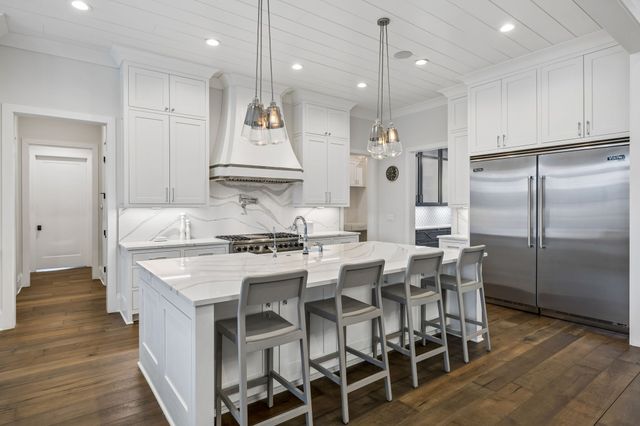 1617 Graybar Ln, Nashville, TN 37215