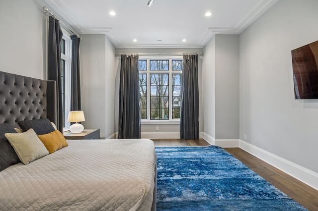 1617 Graybar Ln, Nashville, TN 37215