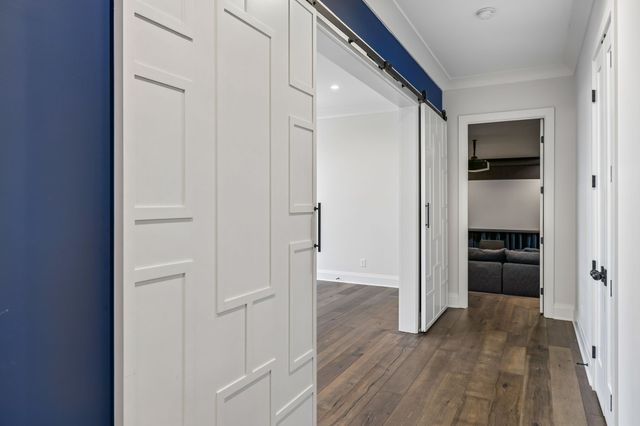 1617 Graybar Ln, Nashville, TN 37215