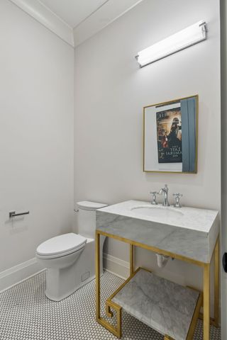 1617 Graybar Ln, Nashville, TN 37215