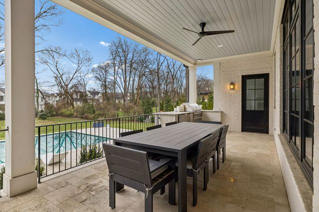 1617 Graybar Ln, Nashville, TN 37215