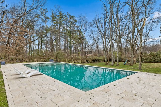 1617 Graybar Ln, Nashville, TN 37215