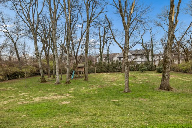 1617 Graybar Ln, Nashville, TN 37215