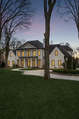 1617 Graybar Ln, Nashville, TN 37215