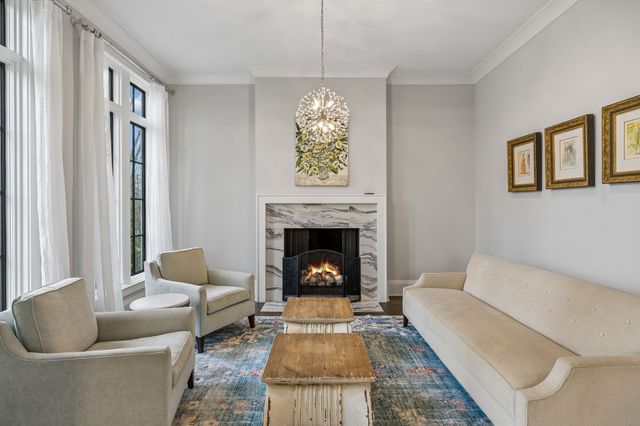 1617 Graybar Ln, Nashville, TN 37215