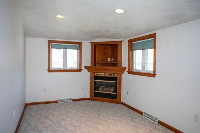 403 BLACKSTONE Drive, Erie, PA 16505