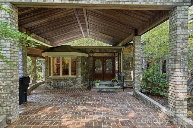 223 Millwood Lane, Charlotte, NC 28270