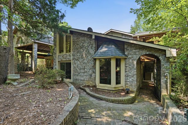 223 Millwood Lane, Charlotte, NC 28270