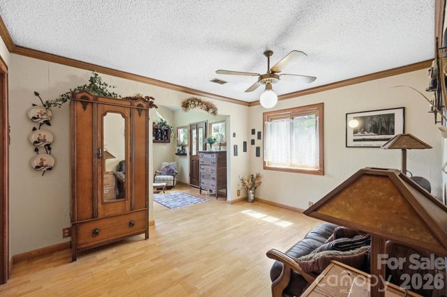 223 Millwood Lane, Charlotte, NC 28270