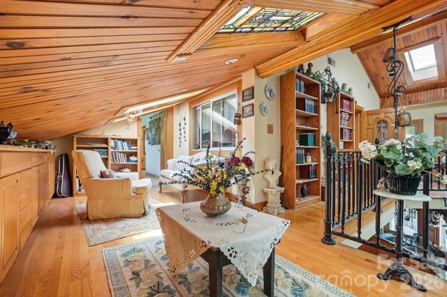 223 Millwood Lane, Charlotte, NC 28270