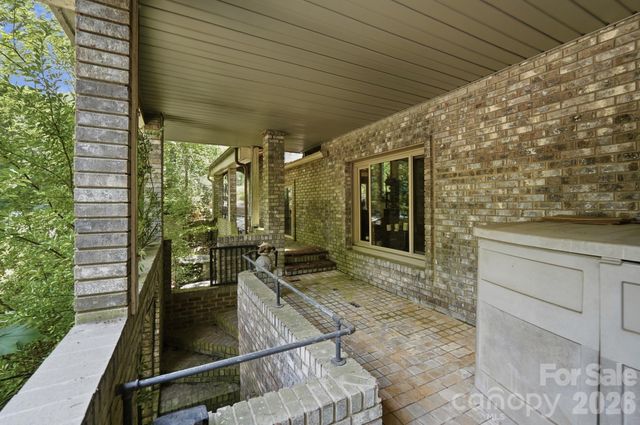 223 Millwood Lane, Charlotte, NC 28270