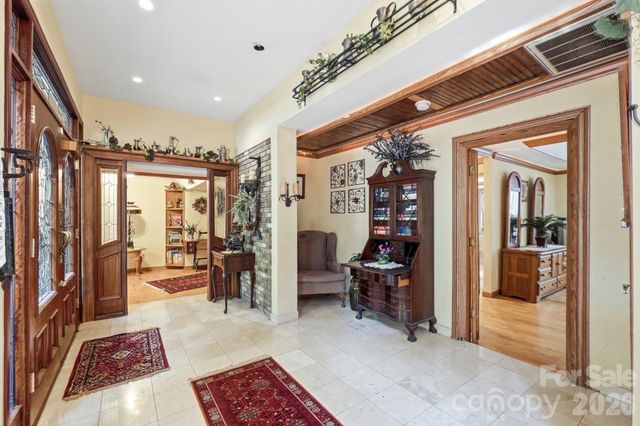223 Millwood Lane, Charlotte, NC 28270